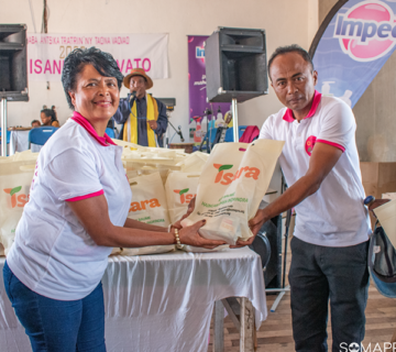 On March 12, 2023, SOMAPRO starts its charity work with a donation to the "firaisankinan'Ivato" association.