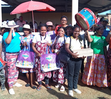 The cooperation between Anosiala Municipality and various companies truly made this day bright. In particular, SOMAPRO provided valuable support by making a donation that brought a touch of sunshine to the women members of each present association.