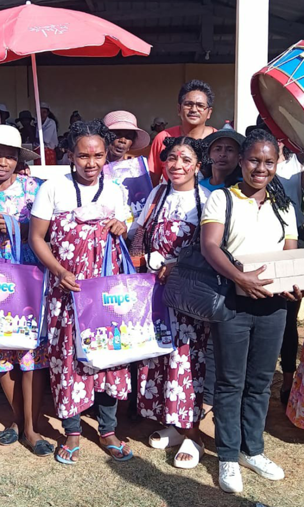 The cooperation between Anosiala Municipality and various companies truly made this day bright. In particular, SOMAPRO provided valuable support by making a donation that brought a touch of sunshine to the women members of each present association.