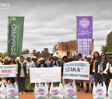 SOMAPRO sponsors the celebration of the 64th year of independence of Madagascar in the Anosiala community.