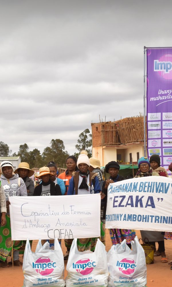 SOMAPRO sponsors the celebration of the 64th year of independence of Madagascar in the Anosiala community.